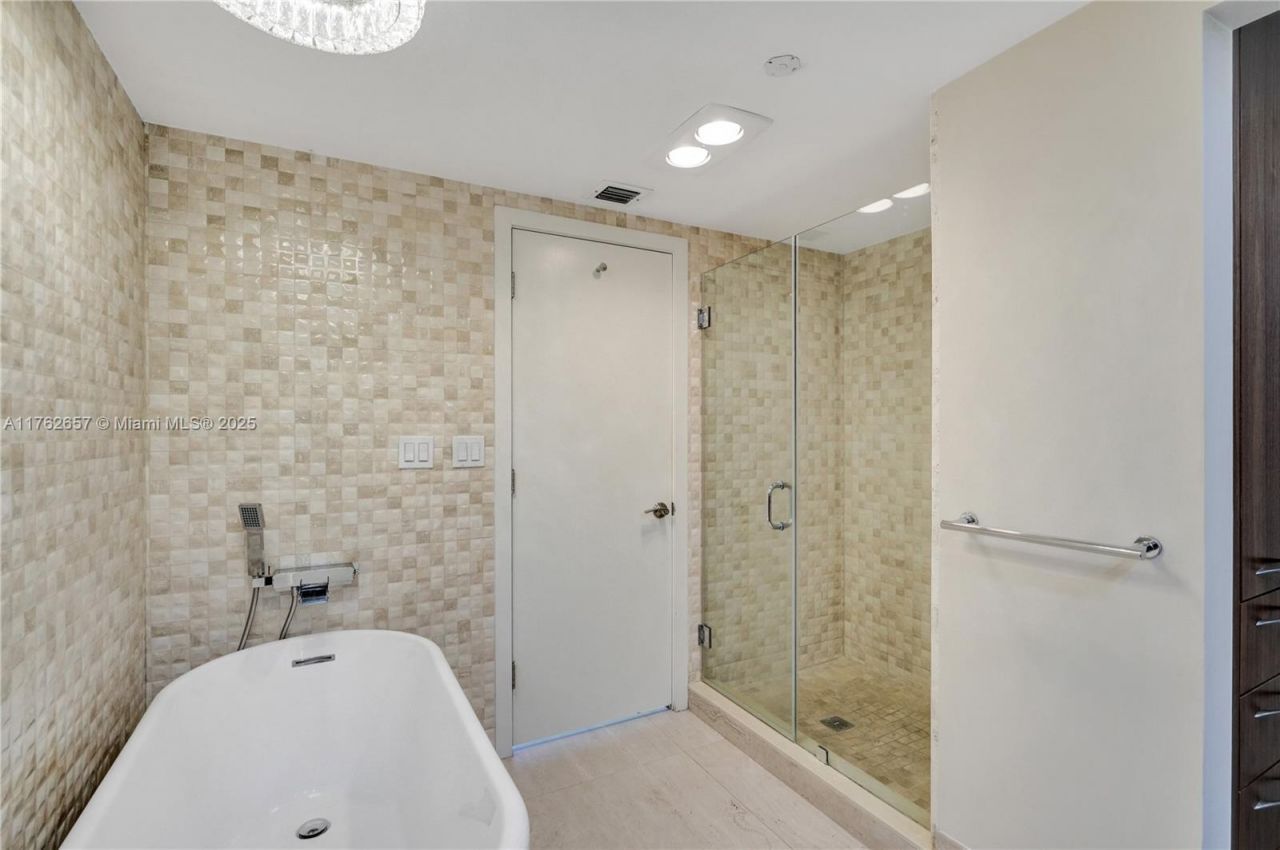 11113 Biscayne Blvd, Unit 253, Miami, FL 33181 Photo