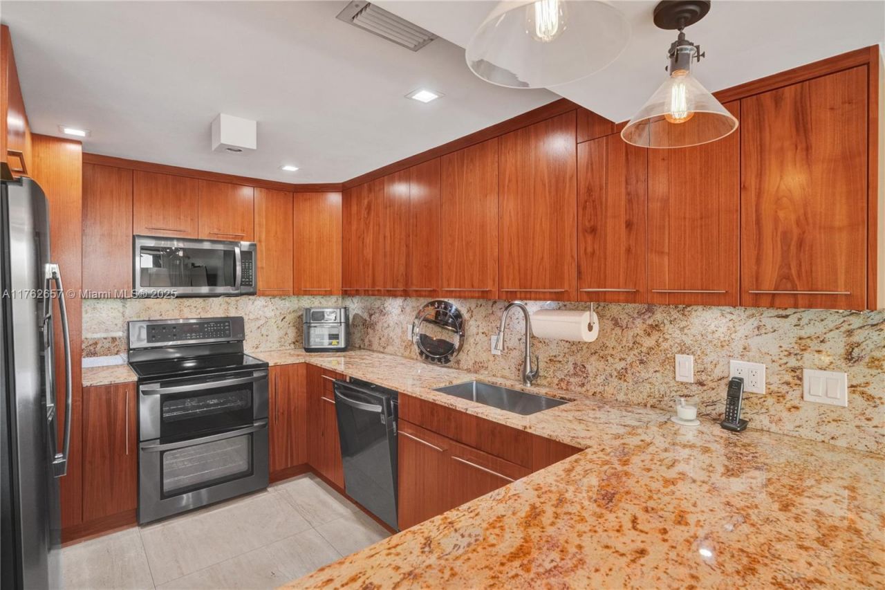 11113 Biscayne Blvd, Unit 253, Miami, FL 33181 Photo