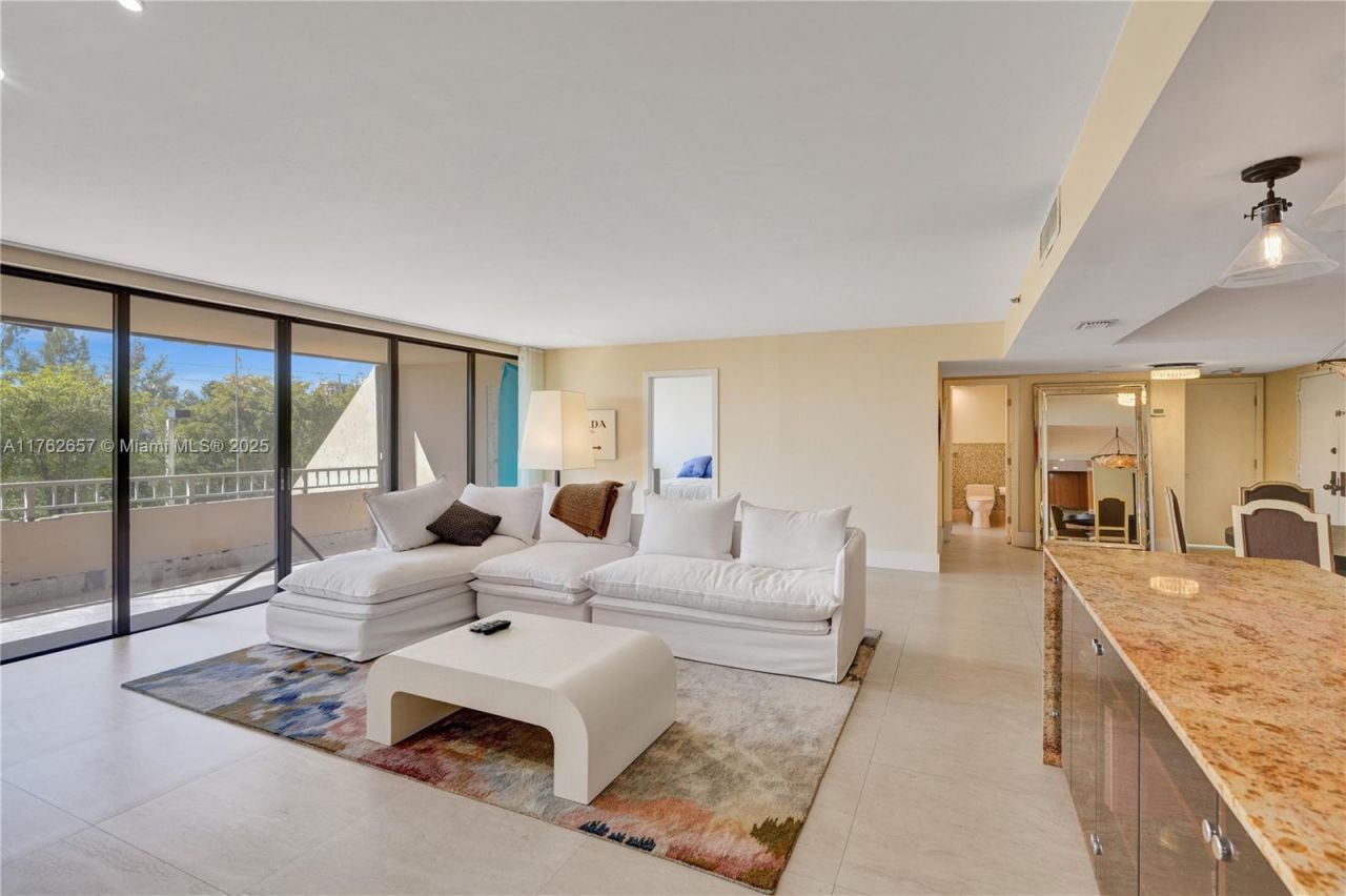 11113 Biscayne Blvd, Unit 253, Miami, FL 33181 Photo