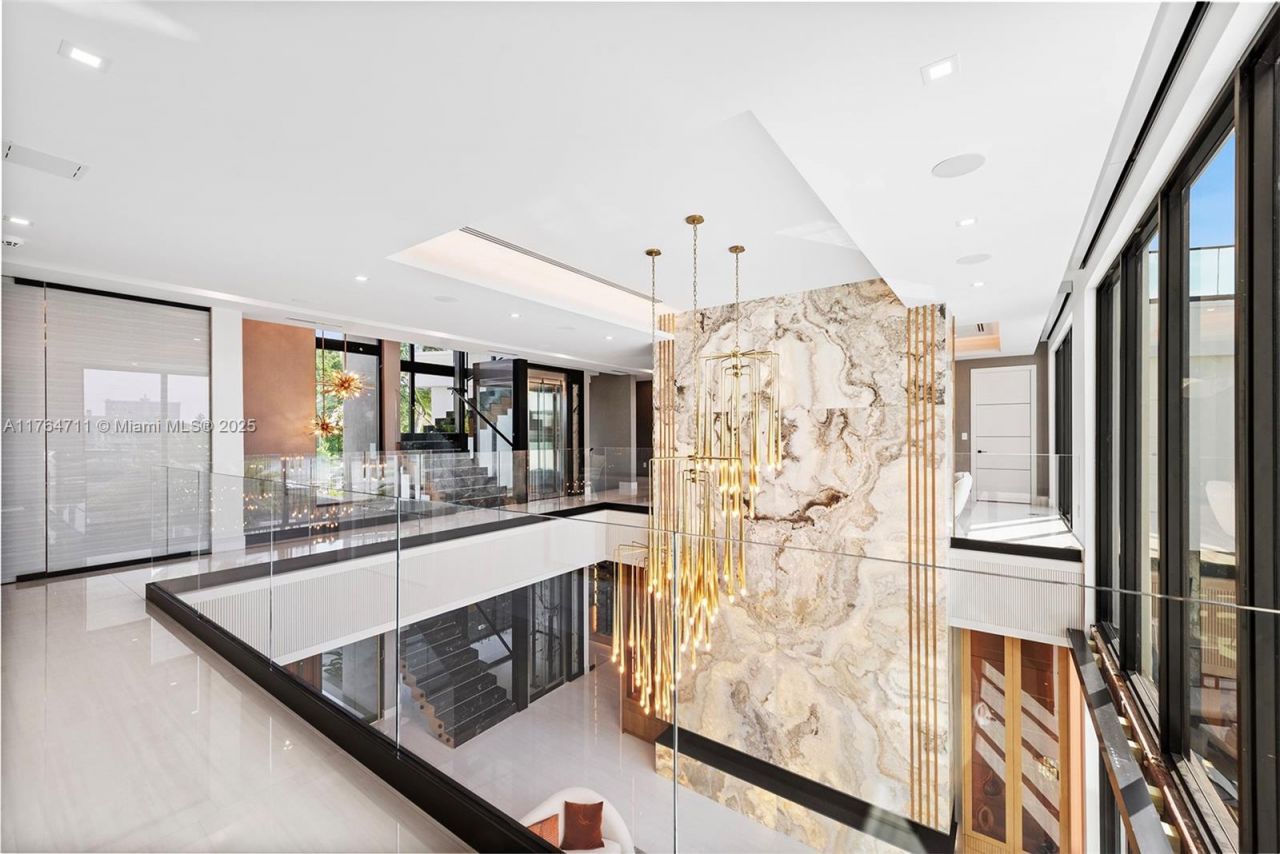 501 Middle River Dr, Fort Lauderdale, FL 33304 Photo