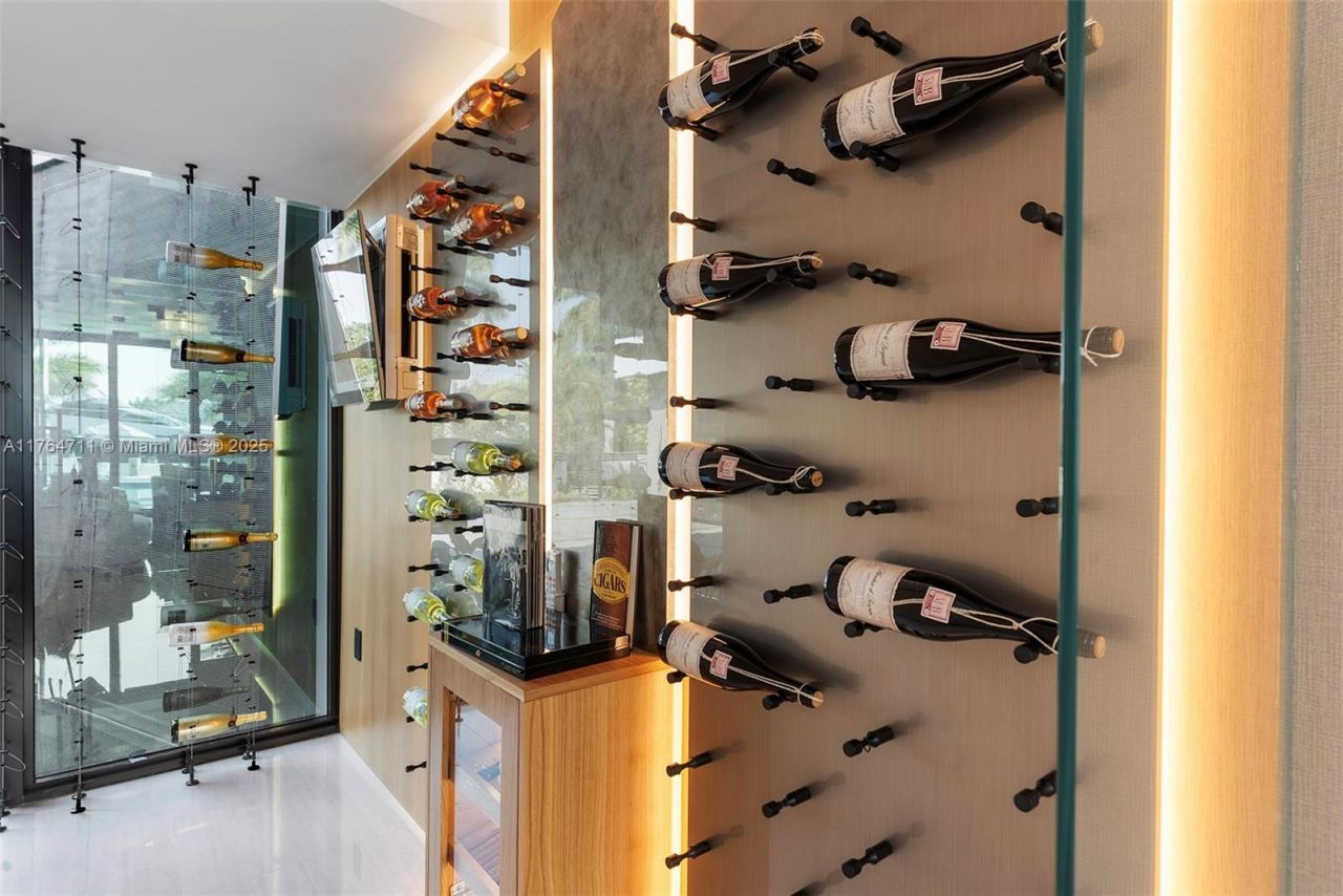 501 Middle River Dr, Fort Lauderdale, FL 33304 Photo