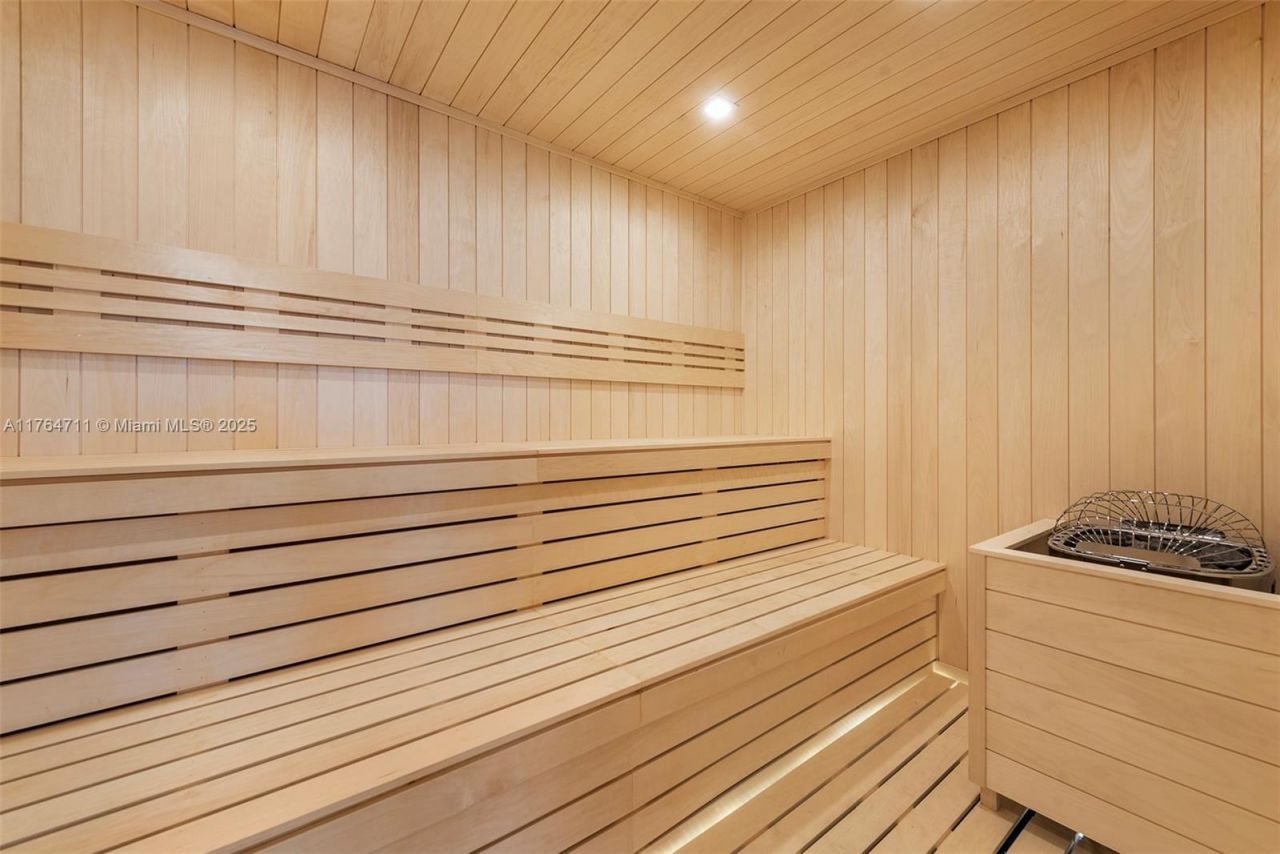 501 Middle River Dr, Fort Lauderdale, FL 33304 Photo