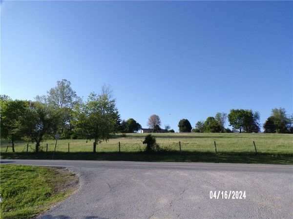 2704 Main Drive, Fayetteville, AR 72704