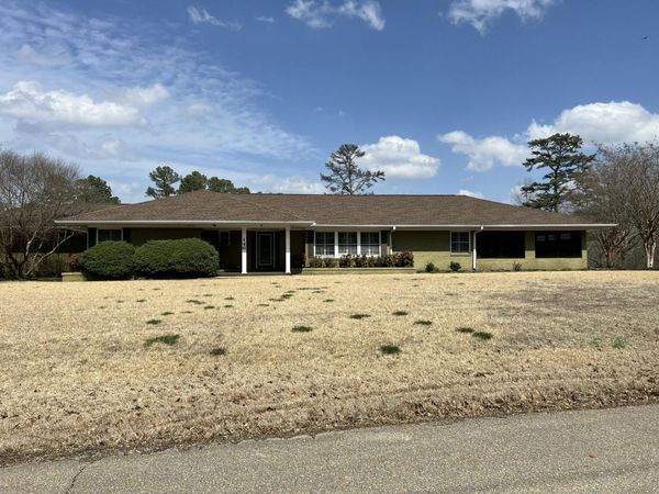 146 N Mountain St., Blue Mountain, MS 38610