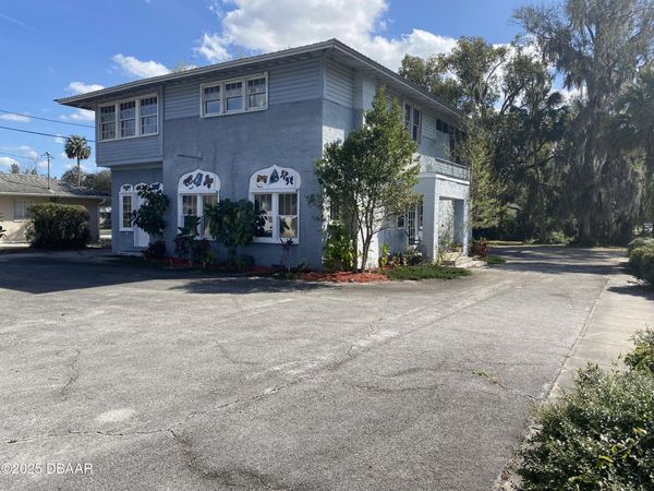 824 W New York Avenue, DeLand, FL 32720