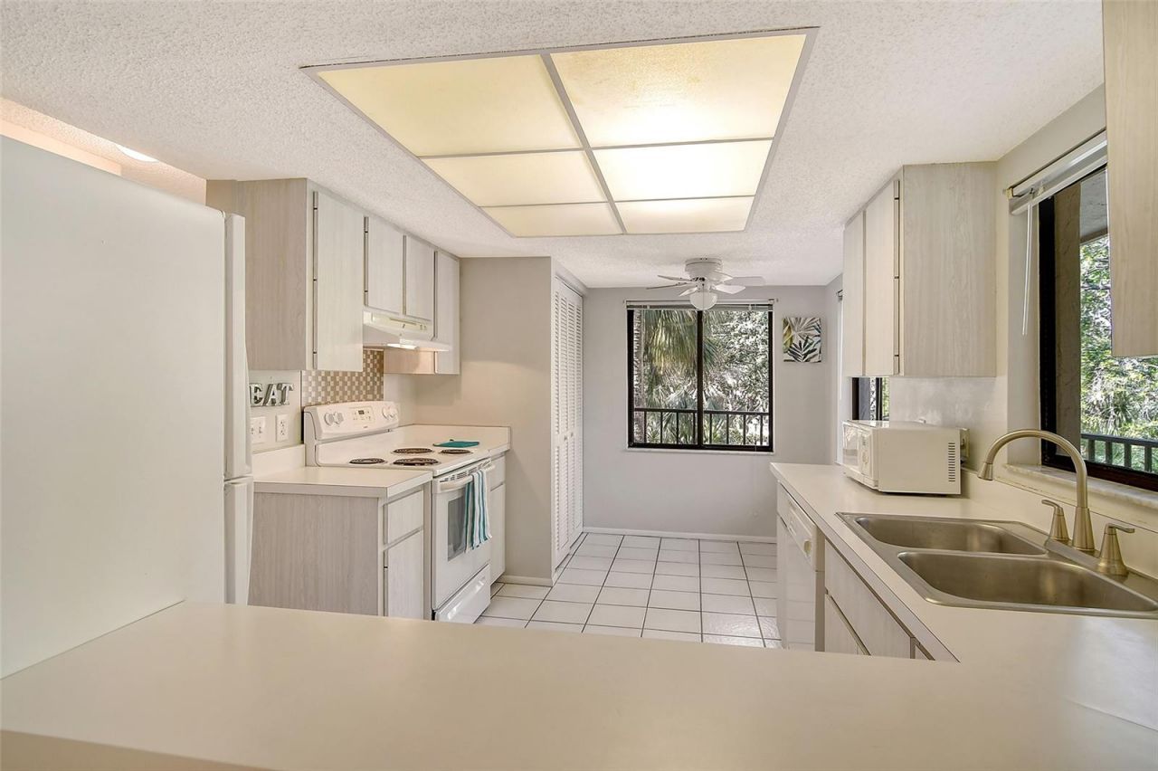 6450 Wild Oak Bay Boulevard, Unit 240, Bradenton, FL 34210 Photo