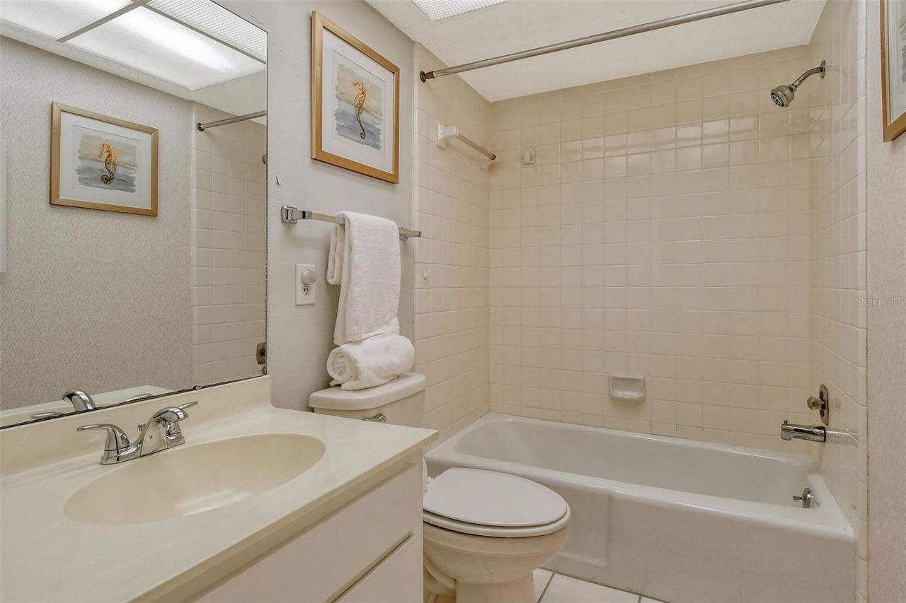 6450 Wild Oak Bay Boulevard, Unit 240, Bradenton, FL 34210 Photo