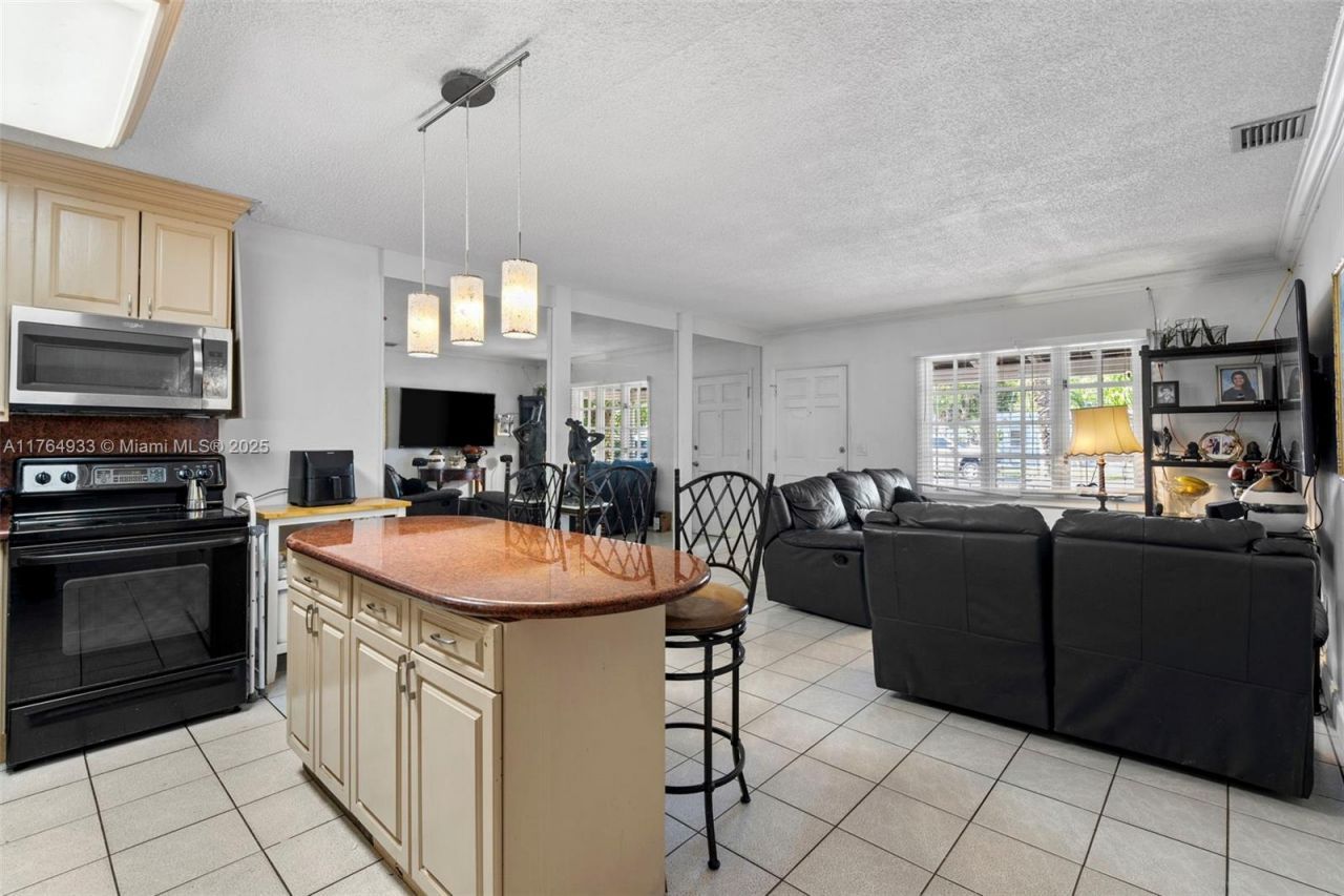 5810 SW 22nd St, Miami, FL 33155 Photo
