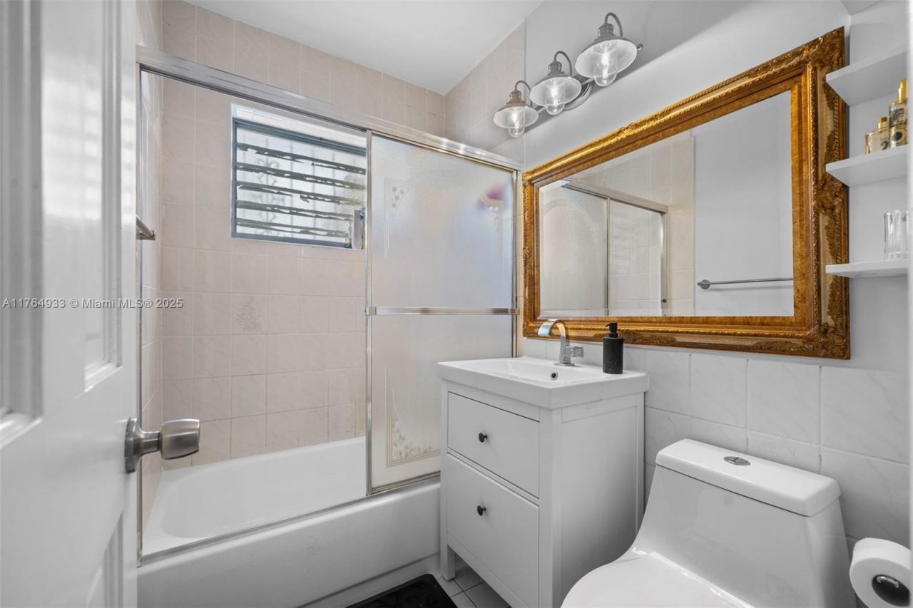 5810 SW 22nd St, Miami, FL 33155 Photo