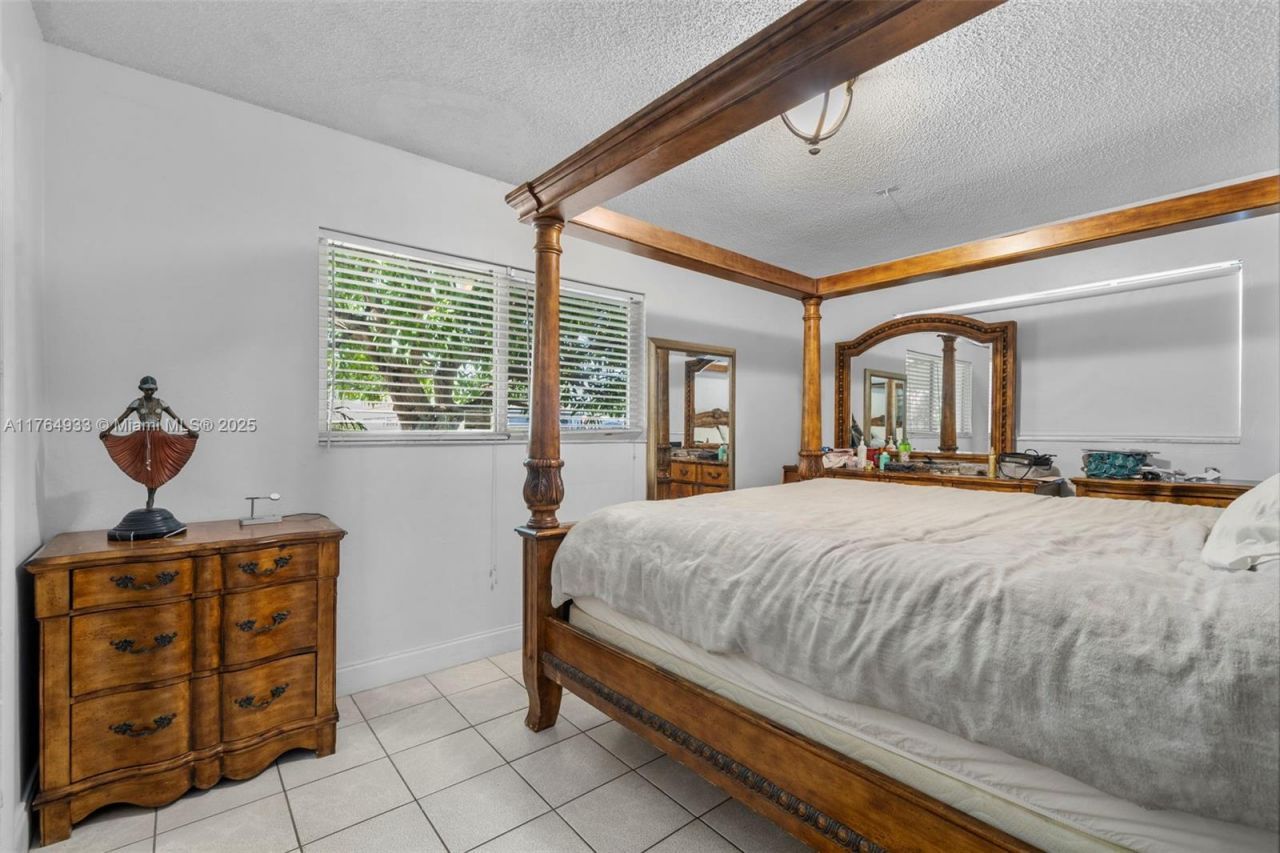 5810 SW 22nd St, Miami, FL 33155 Photo