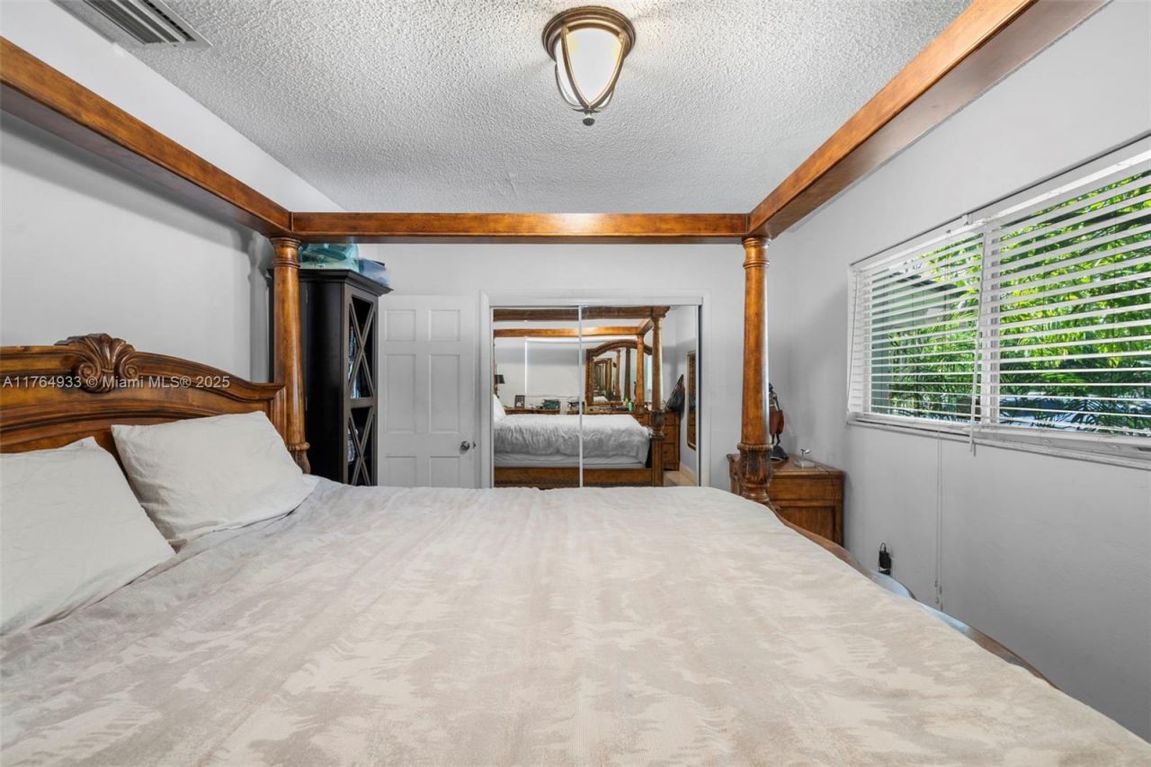 5810 SW 22nd St, Miami, FL 33155 Photo