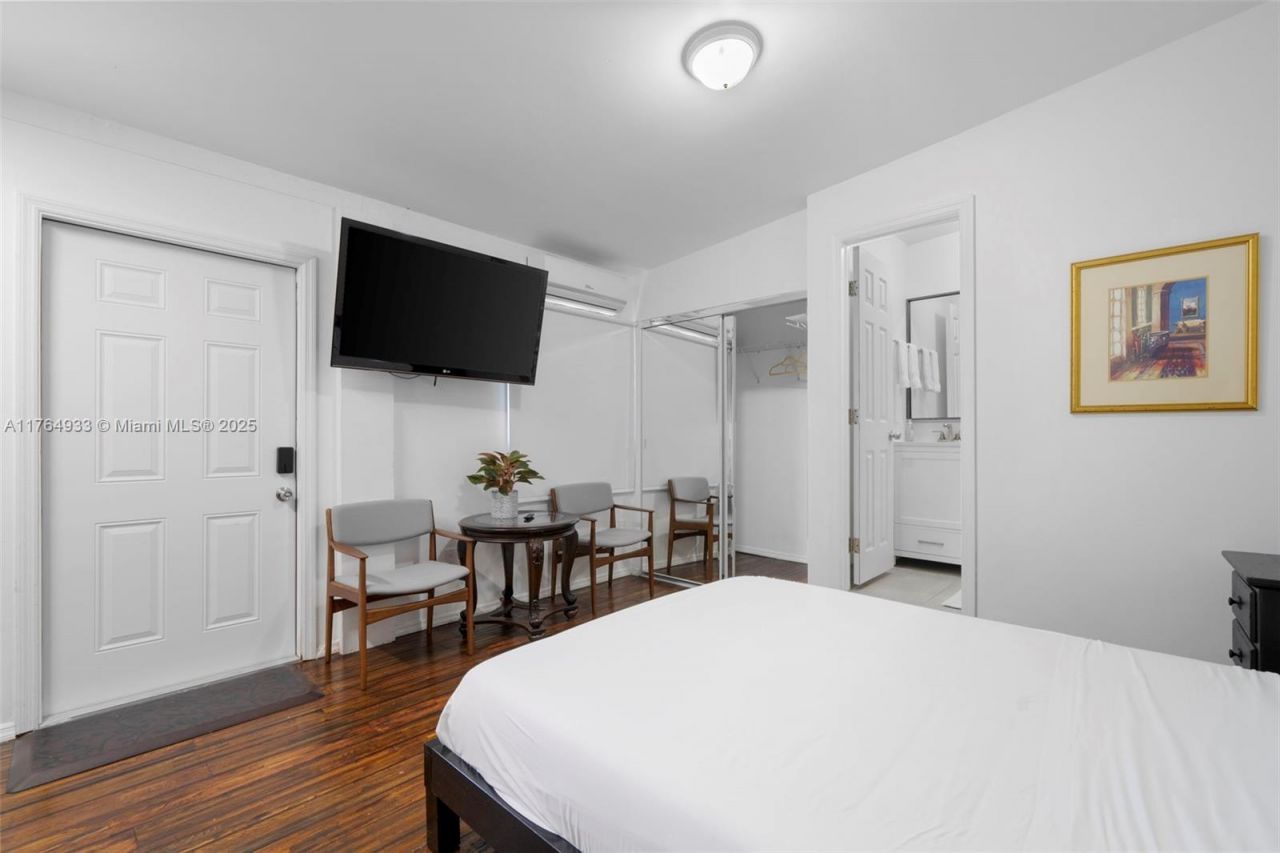 5810 SW 22nd St, Miami, FL 33155 Photo