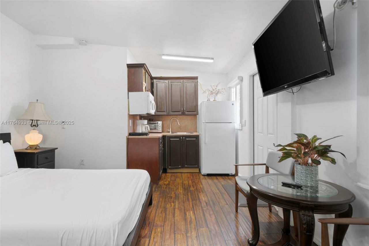 5810 SW 22nd St, Miami, FL 33155 Photo