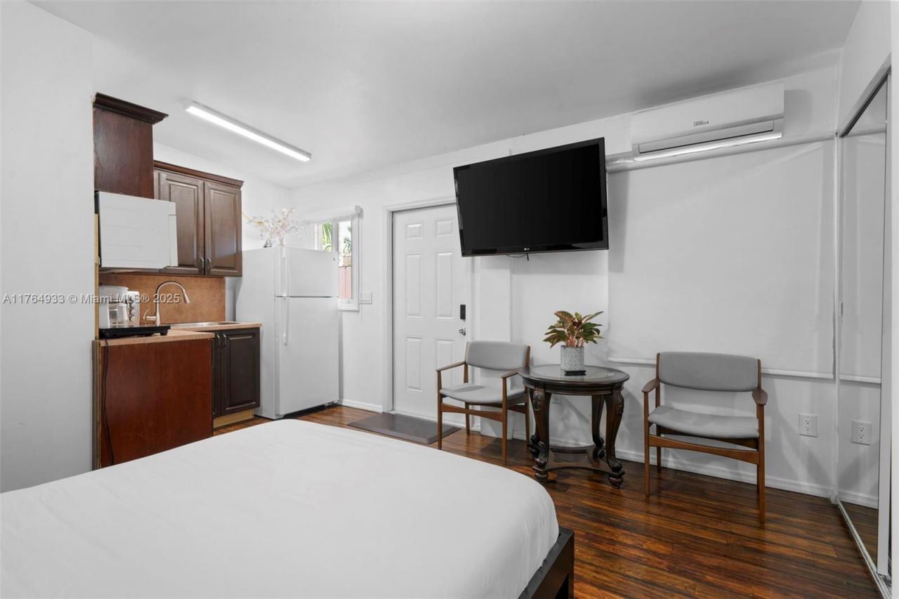 5810 SW 22nd St, Miami, FL 33155 Photo