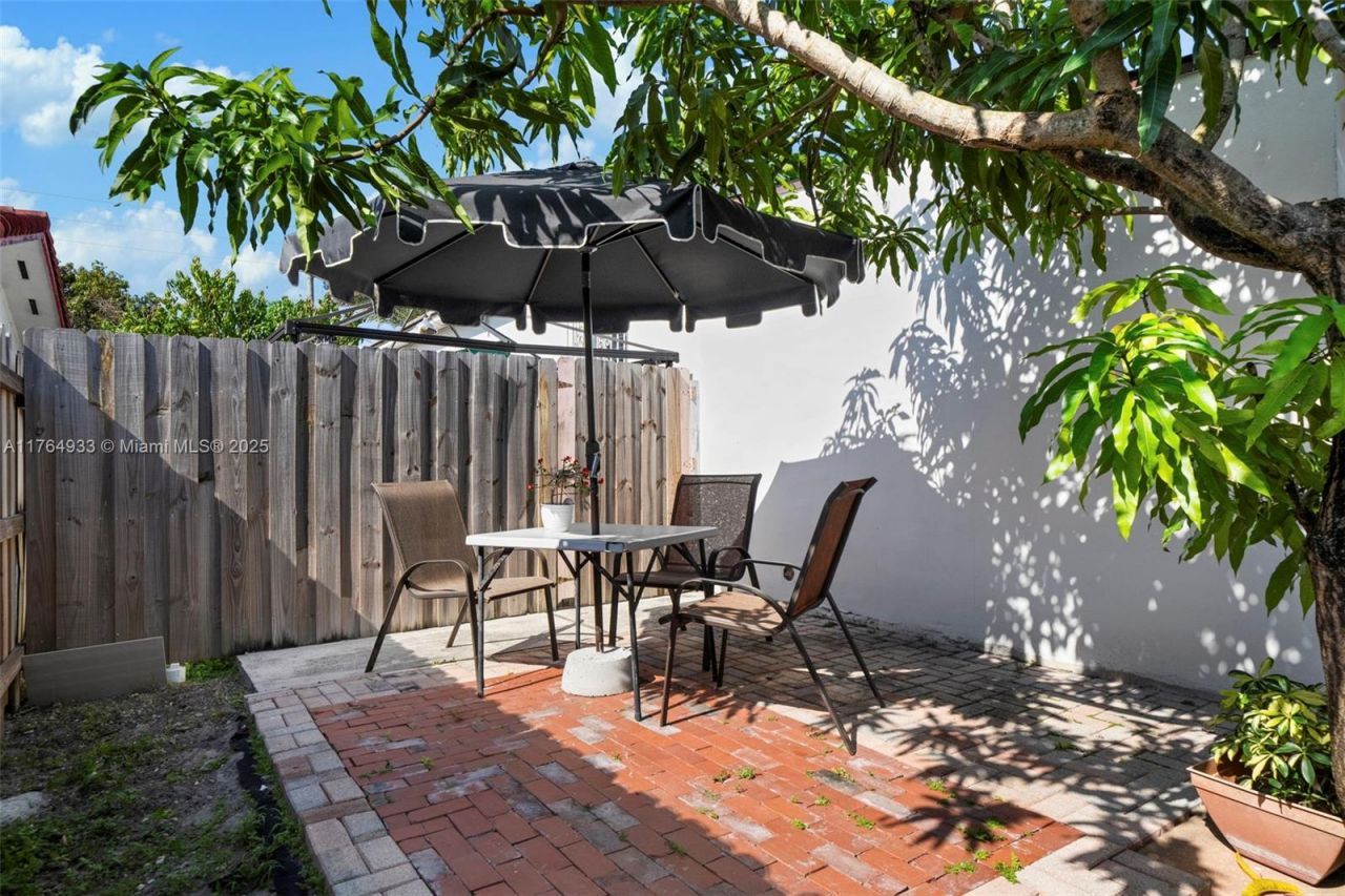 5810 SW 22nd St, Miami, FL 33155 Photo