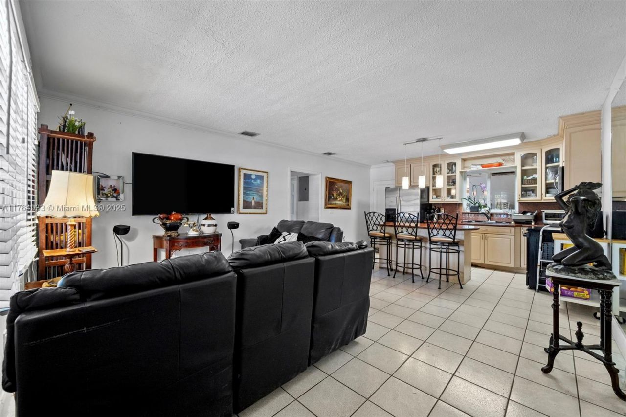 5810 SW 22nd St, Miami, FL 33155 Photo