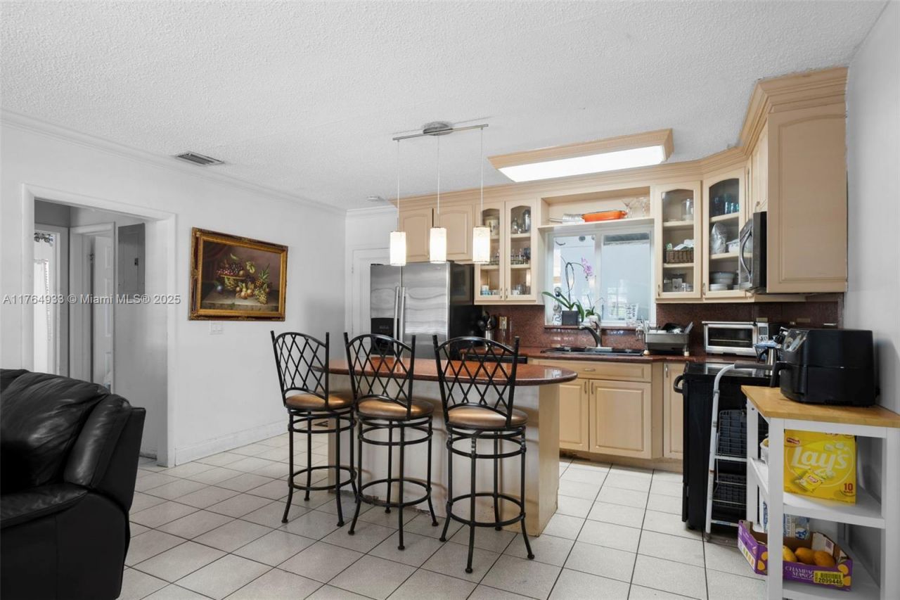 5810 SW 22nd St, Miami, FL 33155 Photo