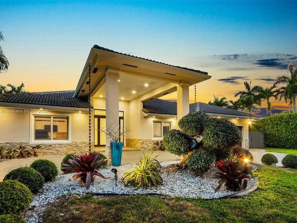 10190 SW 114th Ter, Miami, FL 33176