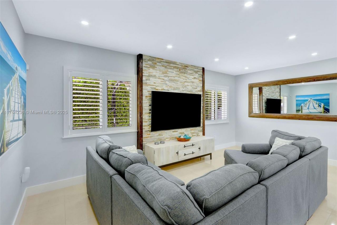 10190 SW 114th Ter, Miami, FL 33176 Photo