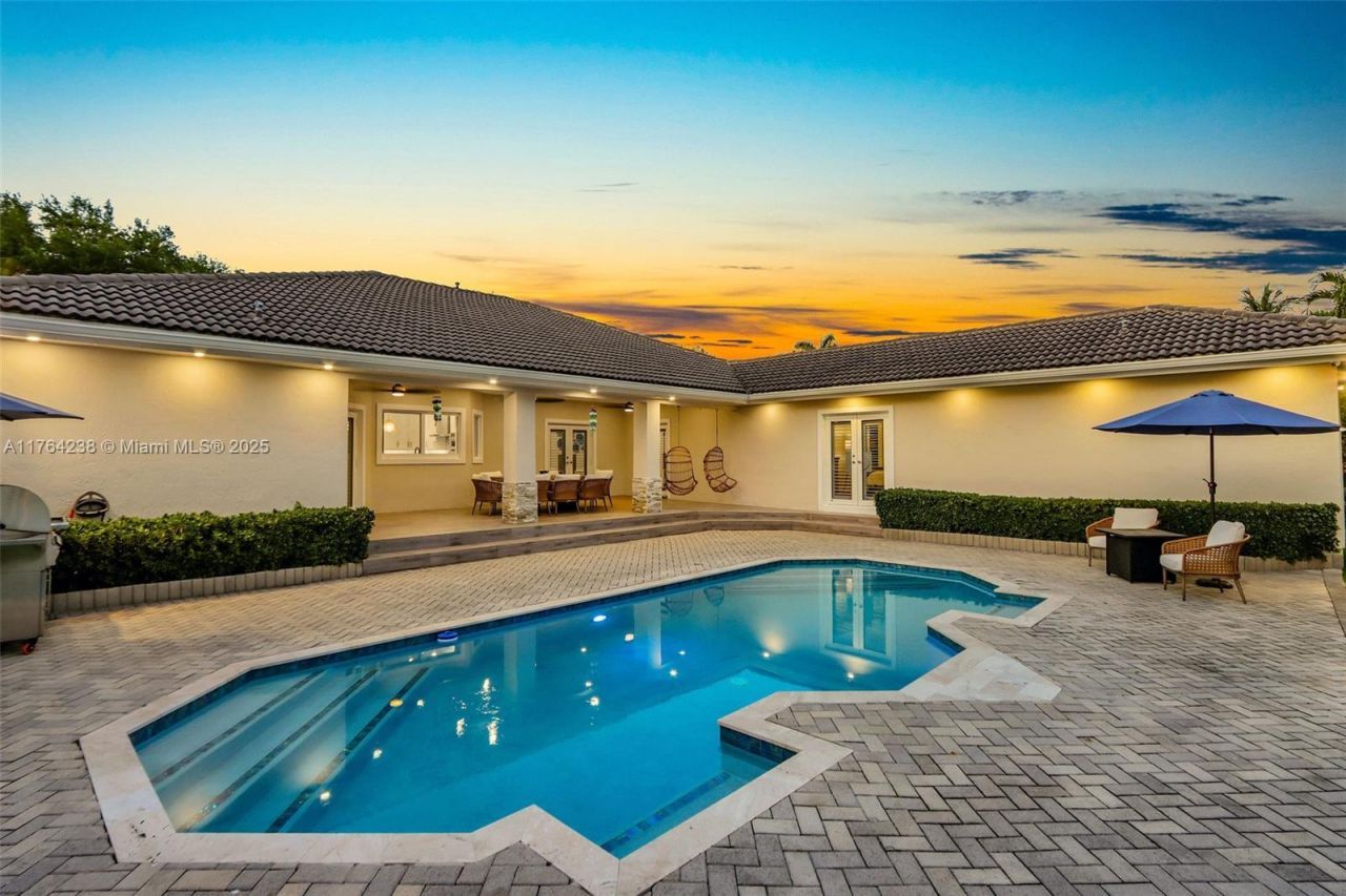 10190 SW 114th Ter, Miami, FL 33176 Photo