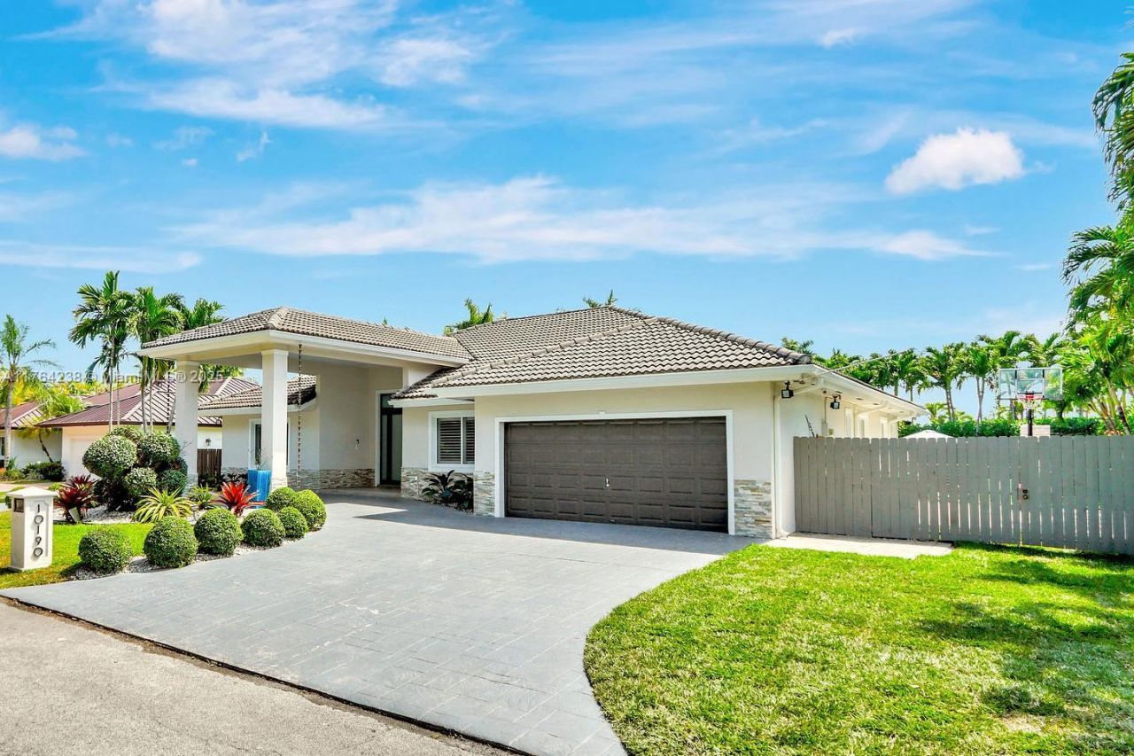 10190 SW 114th Ter, Miami, FL 33176 Photo