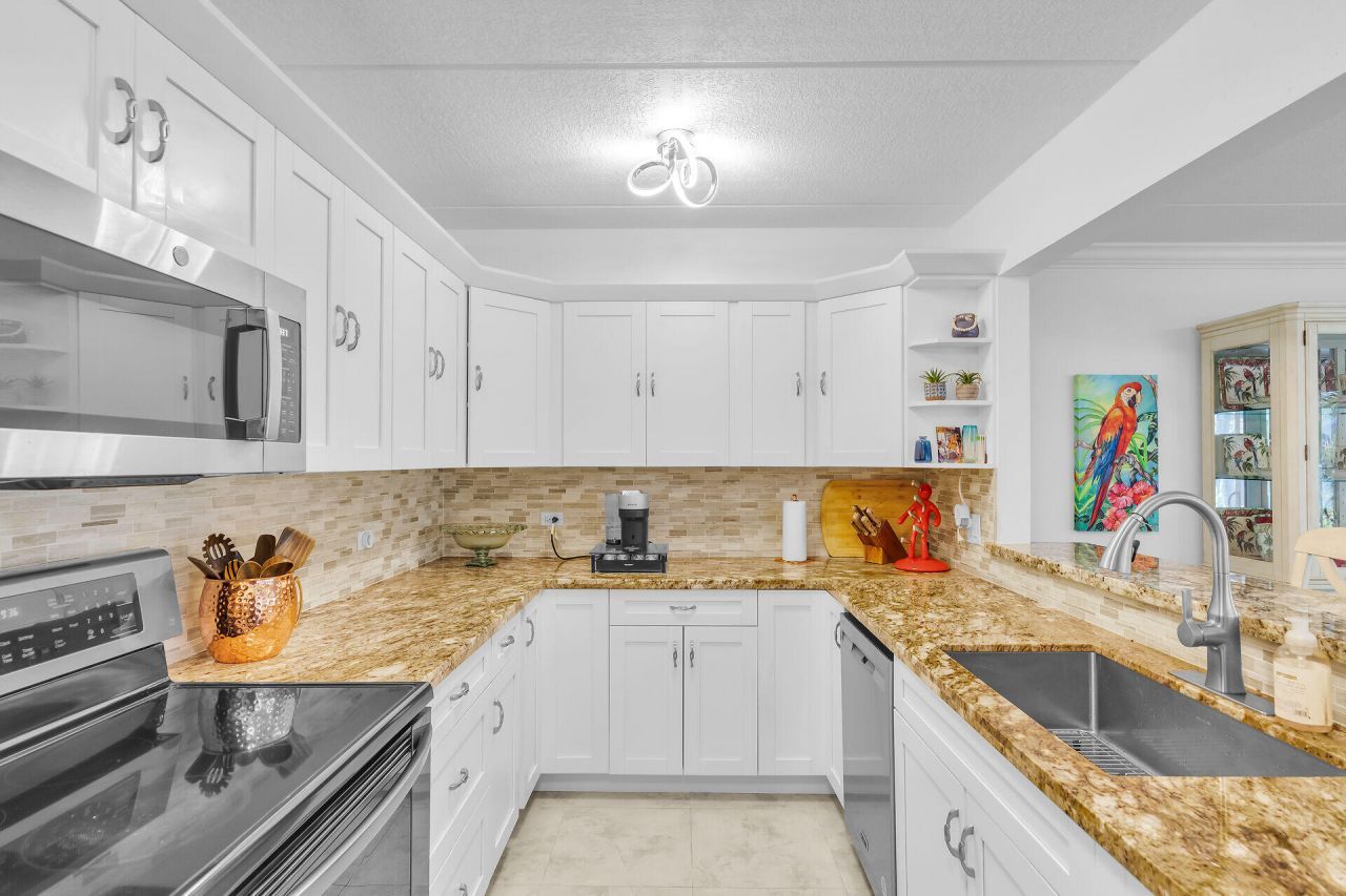 591 Sombrero Beach Road, Unit 8 B, Marathon, FL 33050 Photo