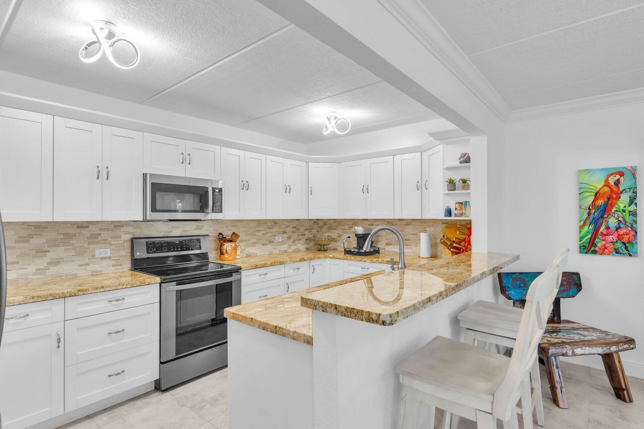 591 Sombrero Beach Road, Unit 8 B, Marathon, FL 33050 Photo