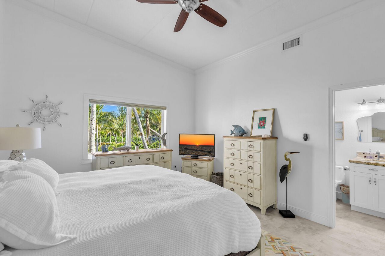 591 Sombrero Beach Road, Unit 8 B, Marathon, FL 33050 Photo