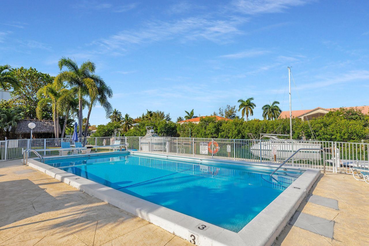 591 Sombrero Beach Road, Unit 8 B, Marathon, FL 33050 Photo