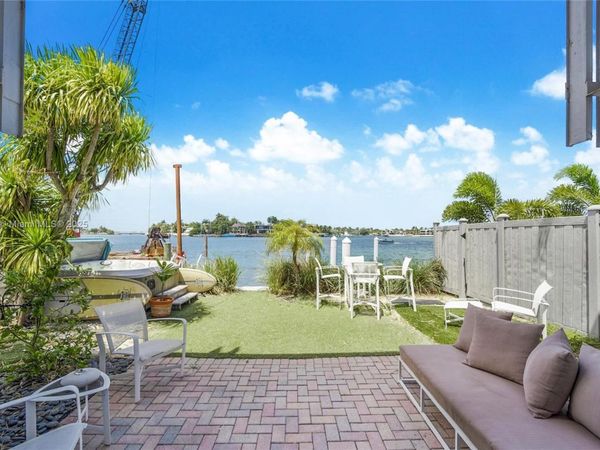 405 N Hibiscus Dr, Unit 110, Miami Beach, FL 33139