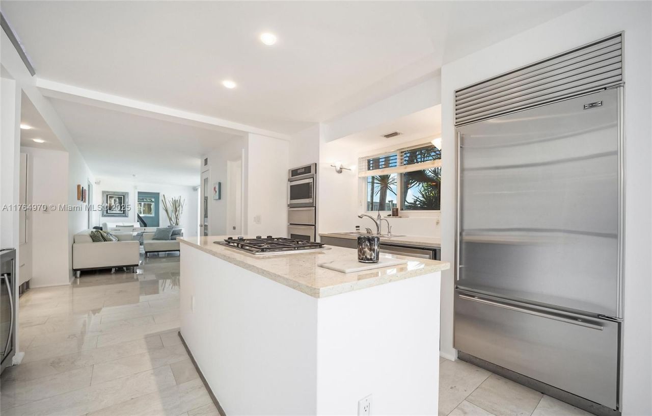 405 N Hibiscus Dr, Unit 110, Miami Beach, FL 33139 Photo