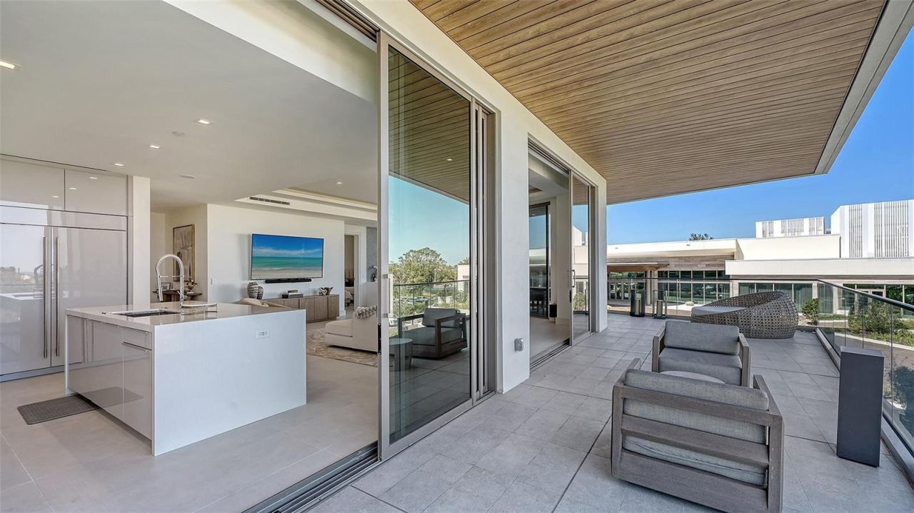 1591 Gulf Of Mexico Drive, Unit 313, Longboat Key, FL 34228 Photo