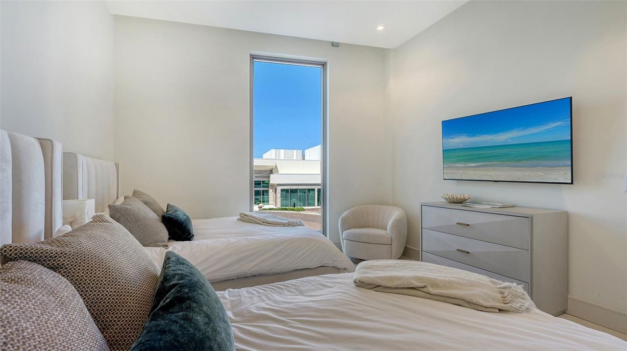 1591 Gulf Of Mexico Drive, Unit 313, Longboat Key, FL 34228 Photo