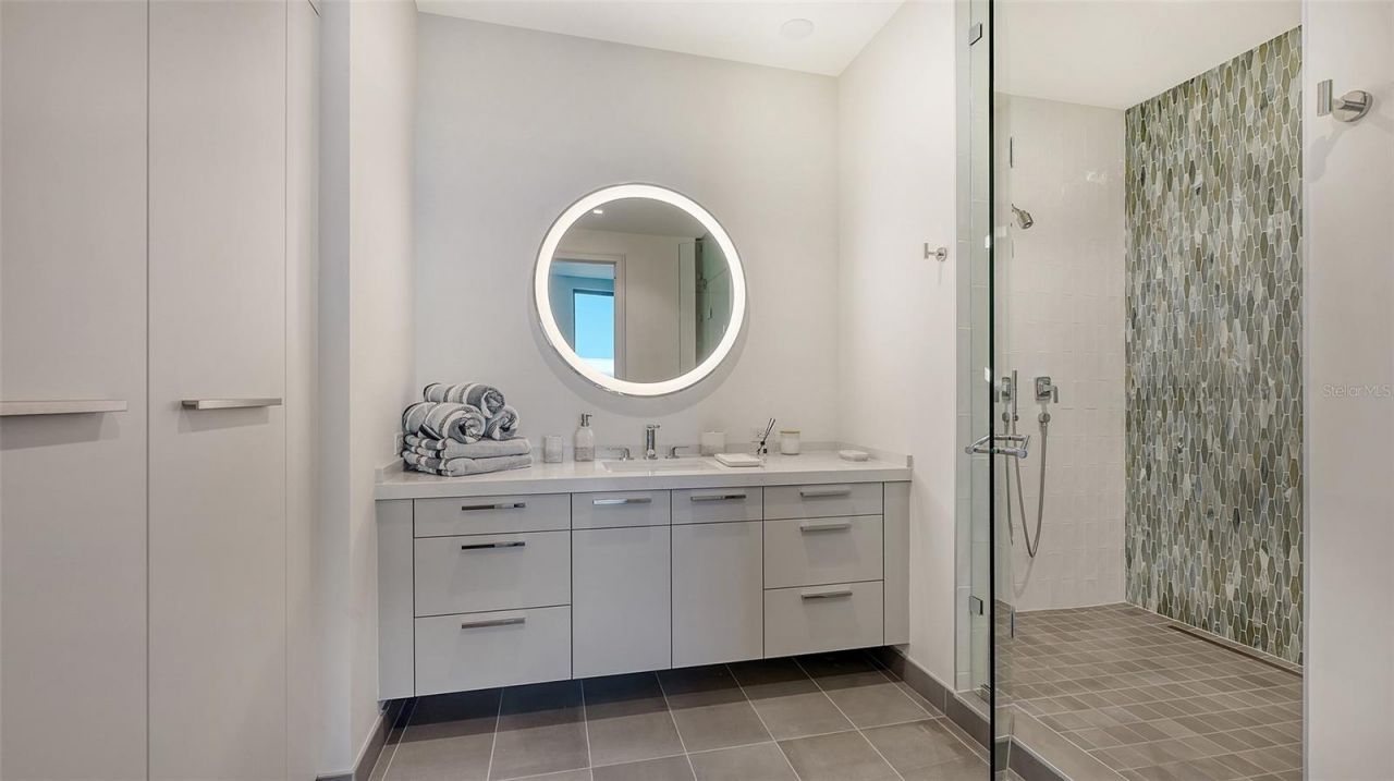 1591 Gulf Of Mexico Drive, Unit 313, Longboat Key, FL 34228 Photo