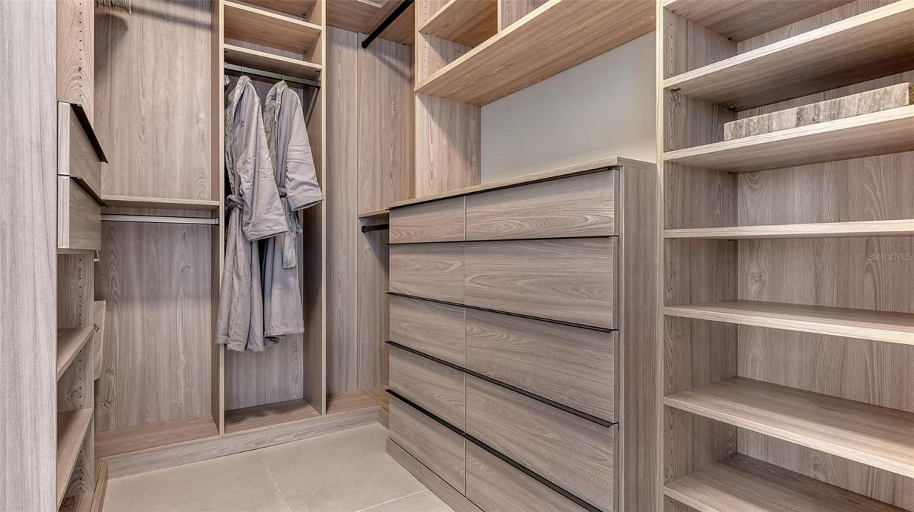 1591 Gulf Of Mexico Drive, Unit 313, Longboat Key, FL 34228 Photo