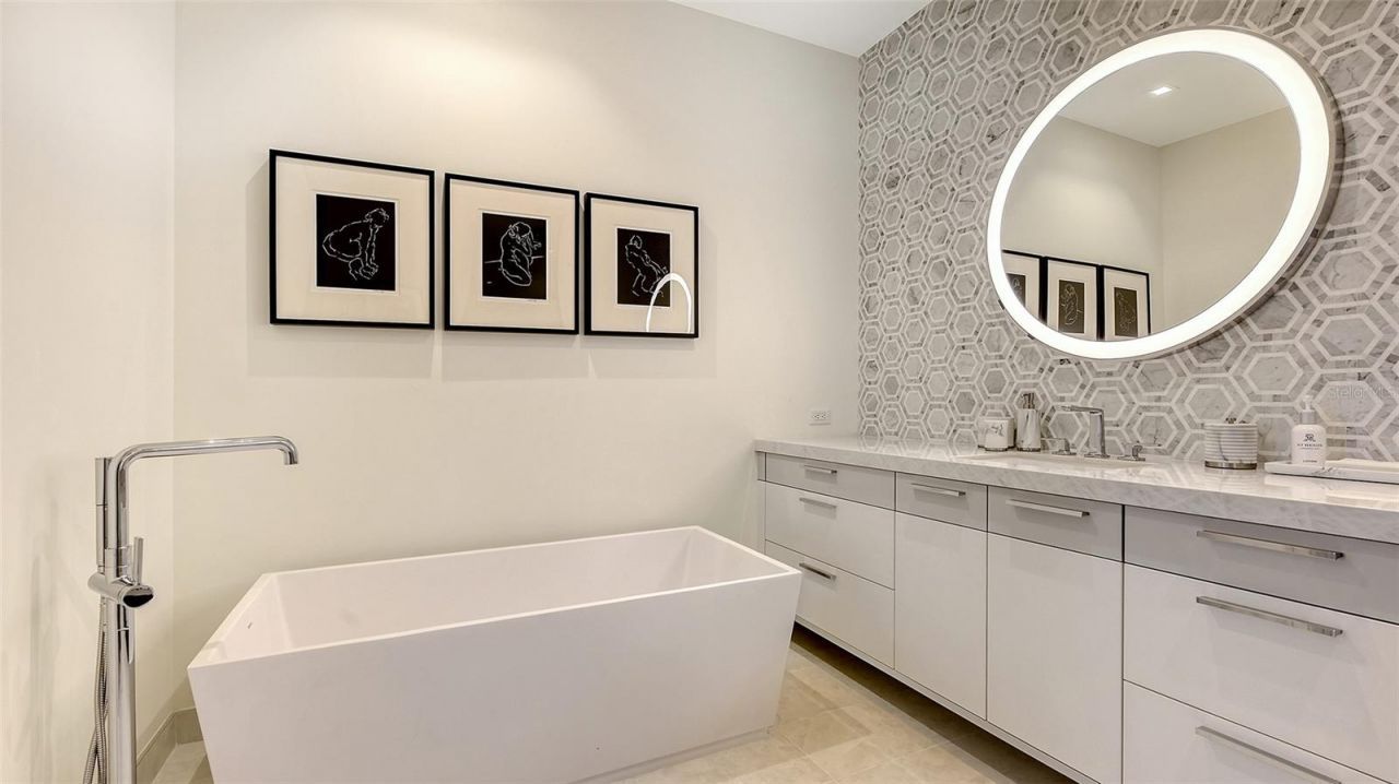 1591 Gulf Of Mexico Drive, Unit 313, Longboat Key, FL 34228 Photo