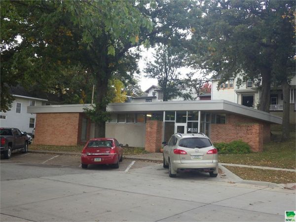 202 S 6th St, Sac City, IA 50583