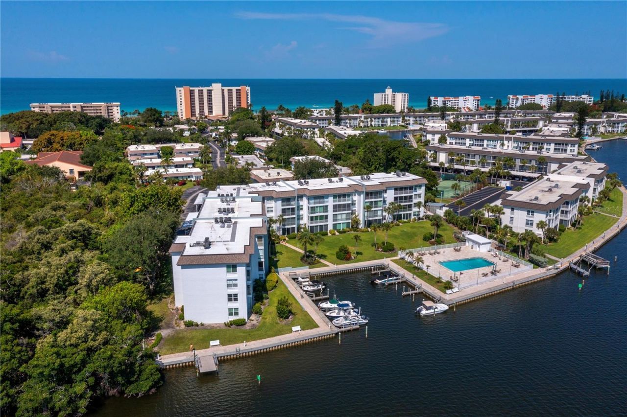 600 Sutton Place, Unit 104B, Longboat Key, FL 34228 Photo