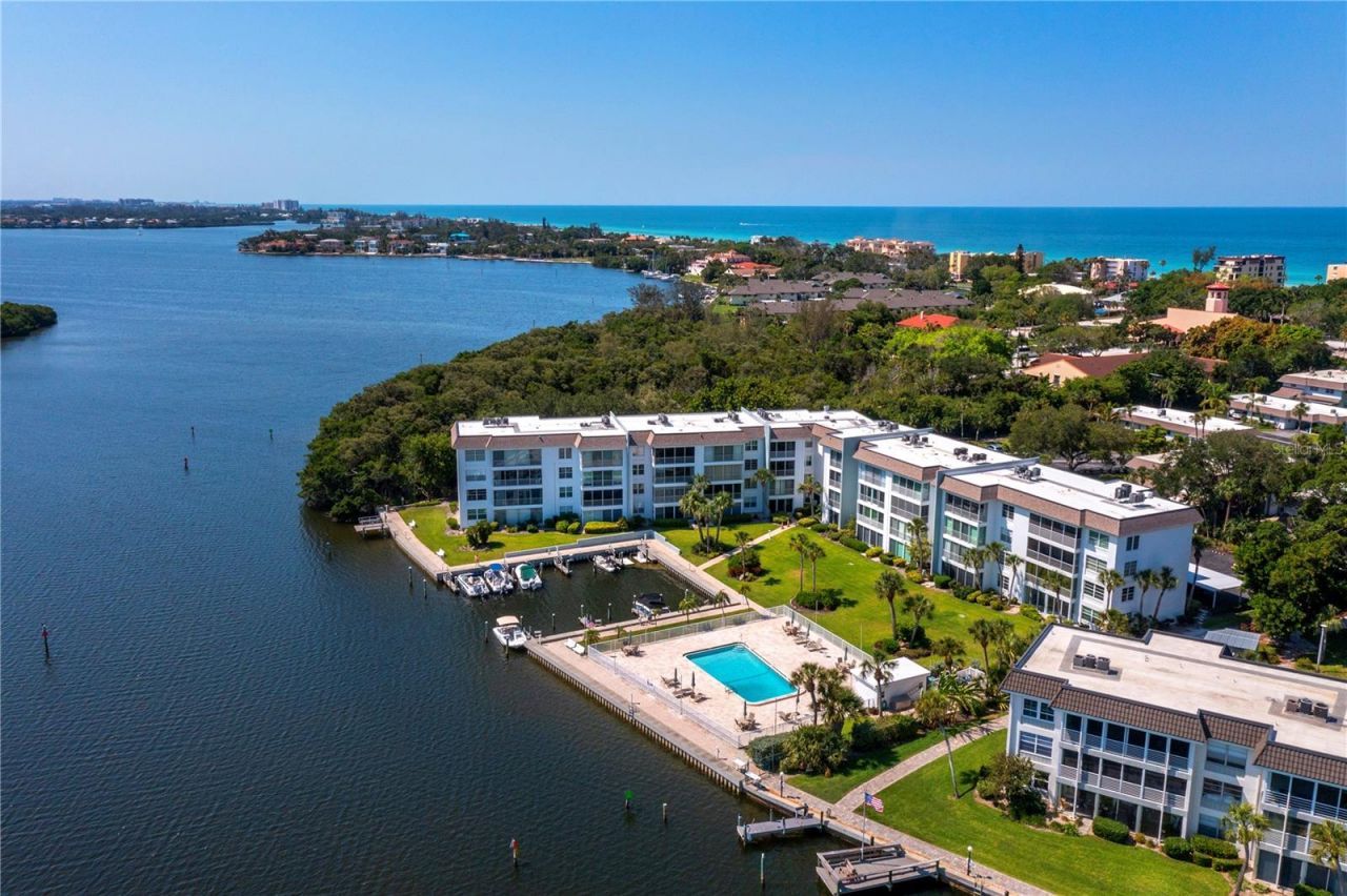 600 Sutton Place, Unit 104B, Longboat Key, FL 34228 Photo