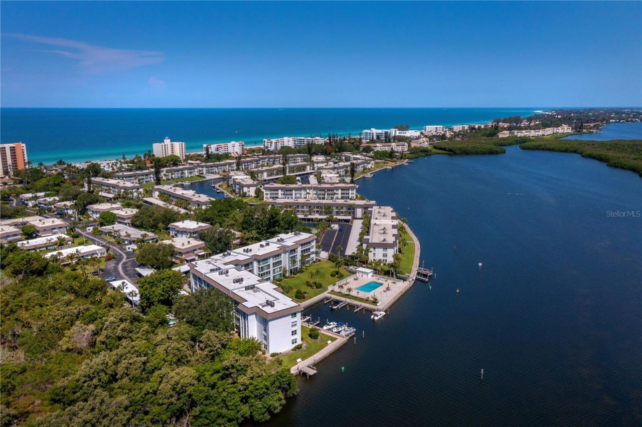 600 Sutton Place, Unit 104B, Longboat Key, FL 34228 Photo
