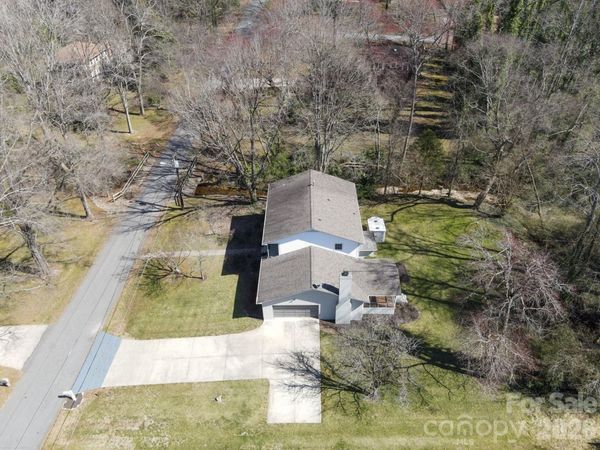 306 7th Street Place NE, Conover, NC 28613
