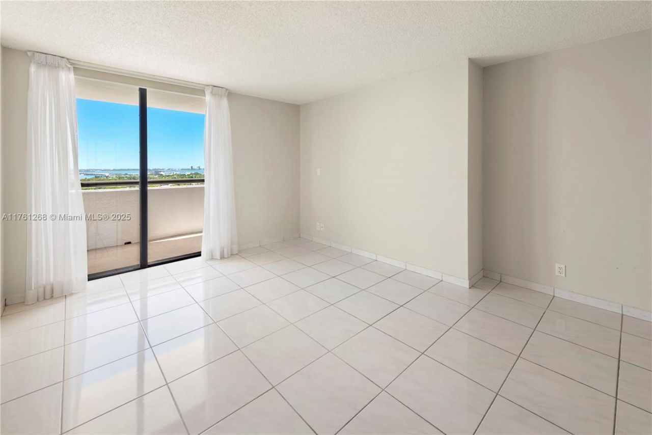 2555 Collins Ave, Unit 2104, Miami Beach, FL 33140 Photo