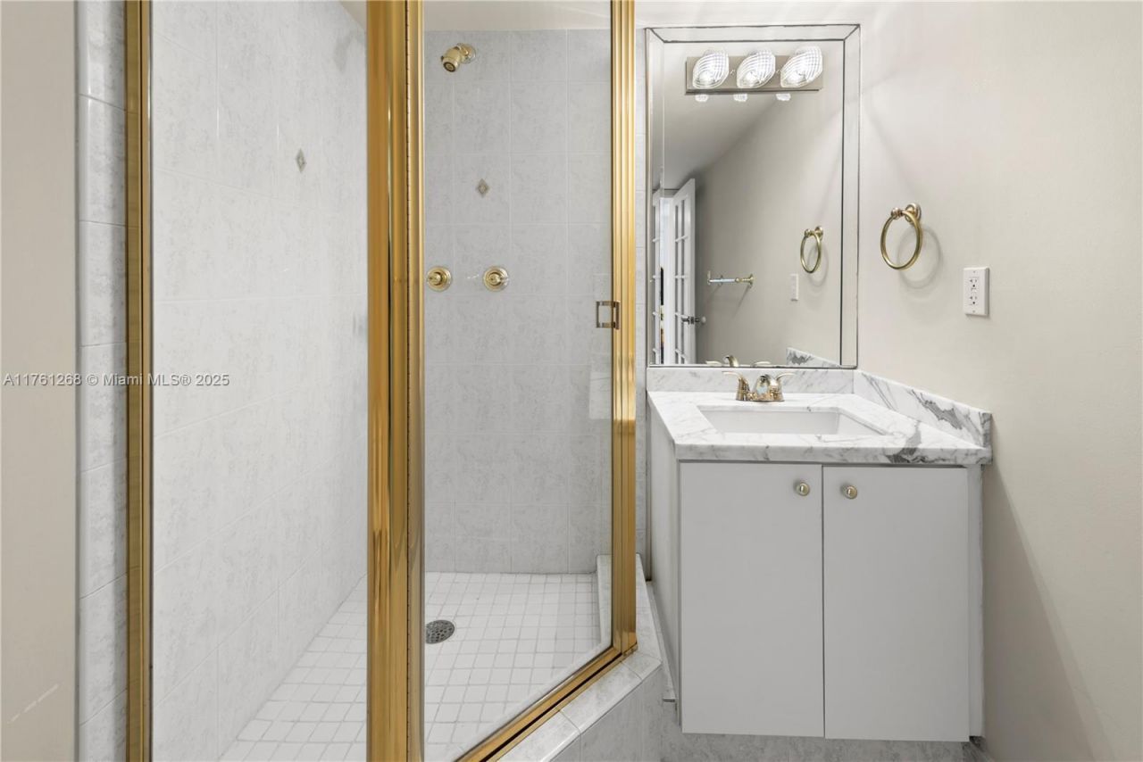 2555 Collins Ave, Unit 2104, Miami Beach, FL 33140 Photo