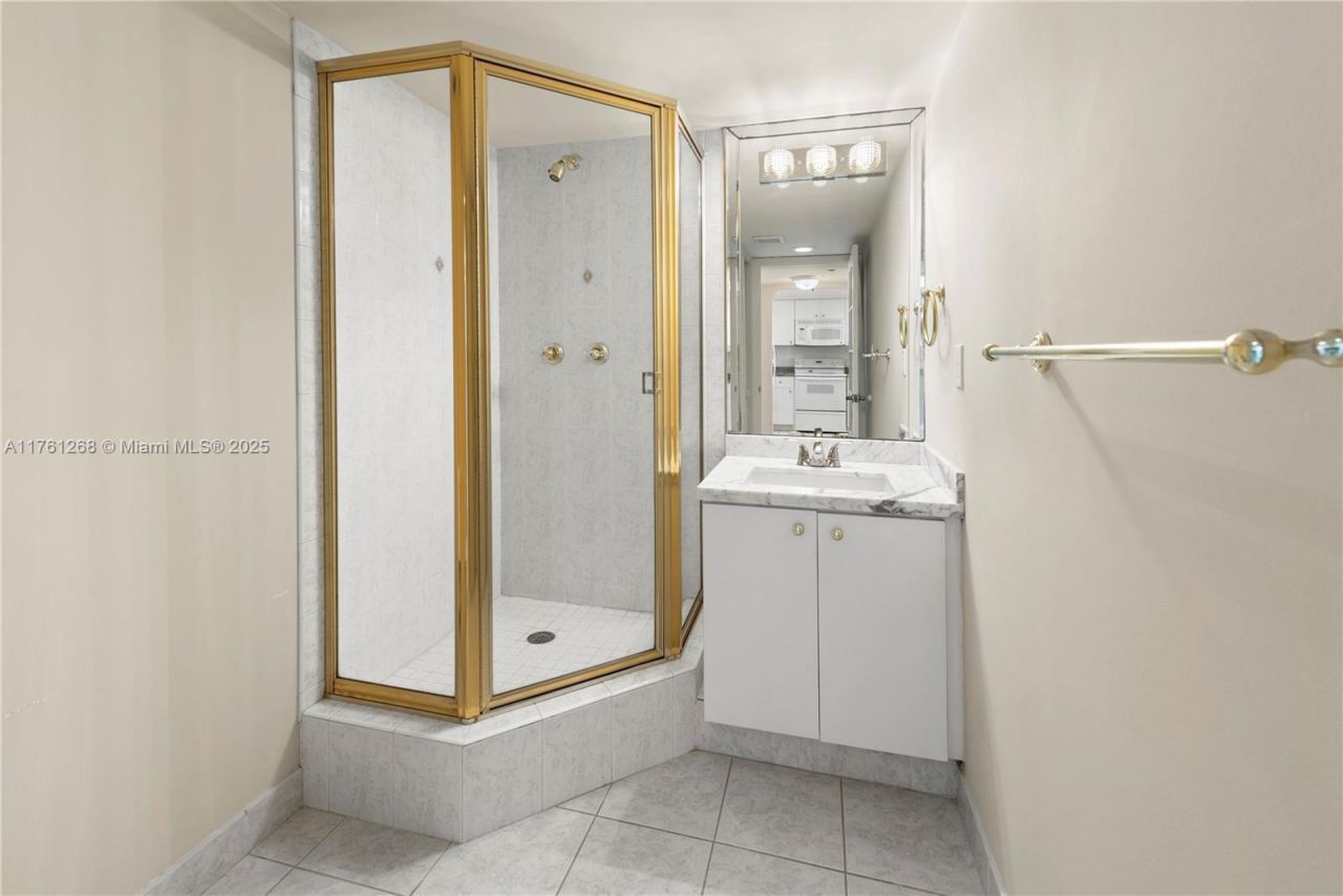 2555 Collins Ave, Unit 2104, Miami Beach, FL 33140 Photo