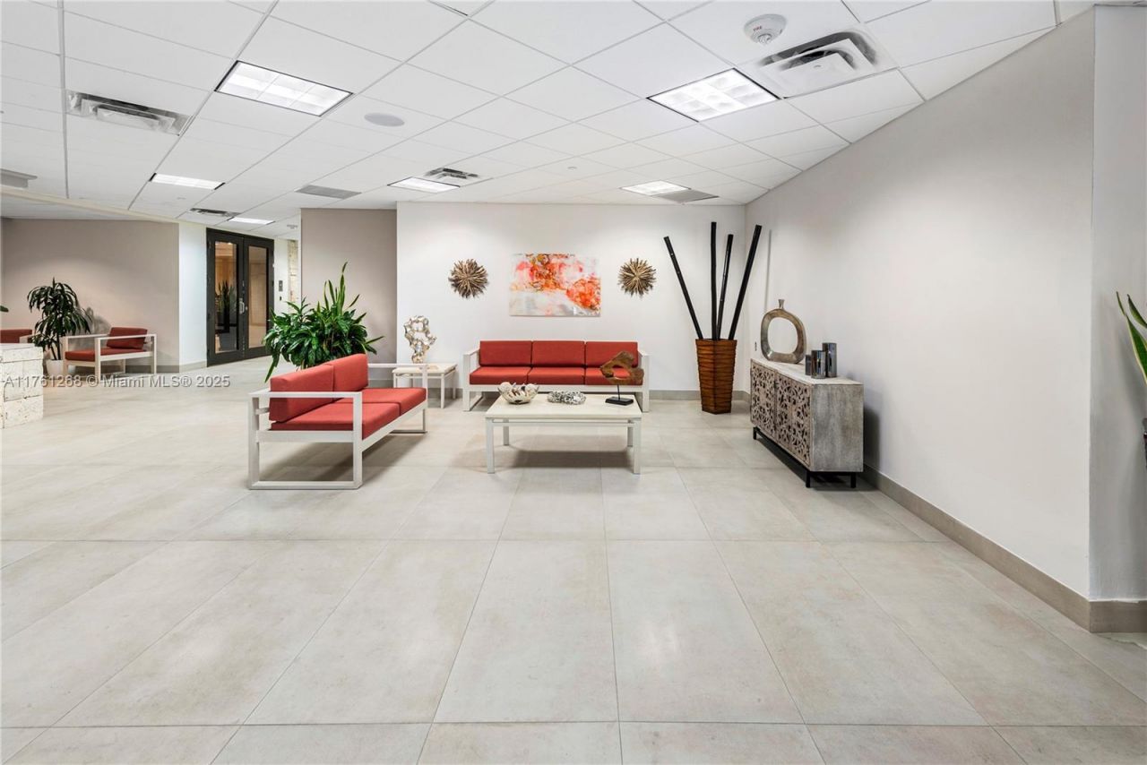 2555 Collins Ave, Unit 2104, Miami Beach, FL 33140 Photo