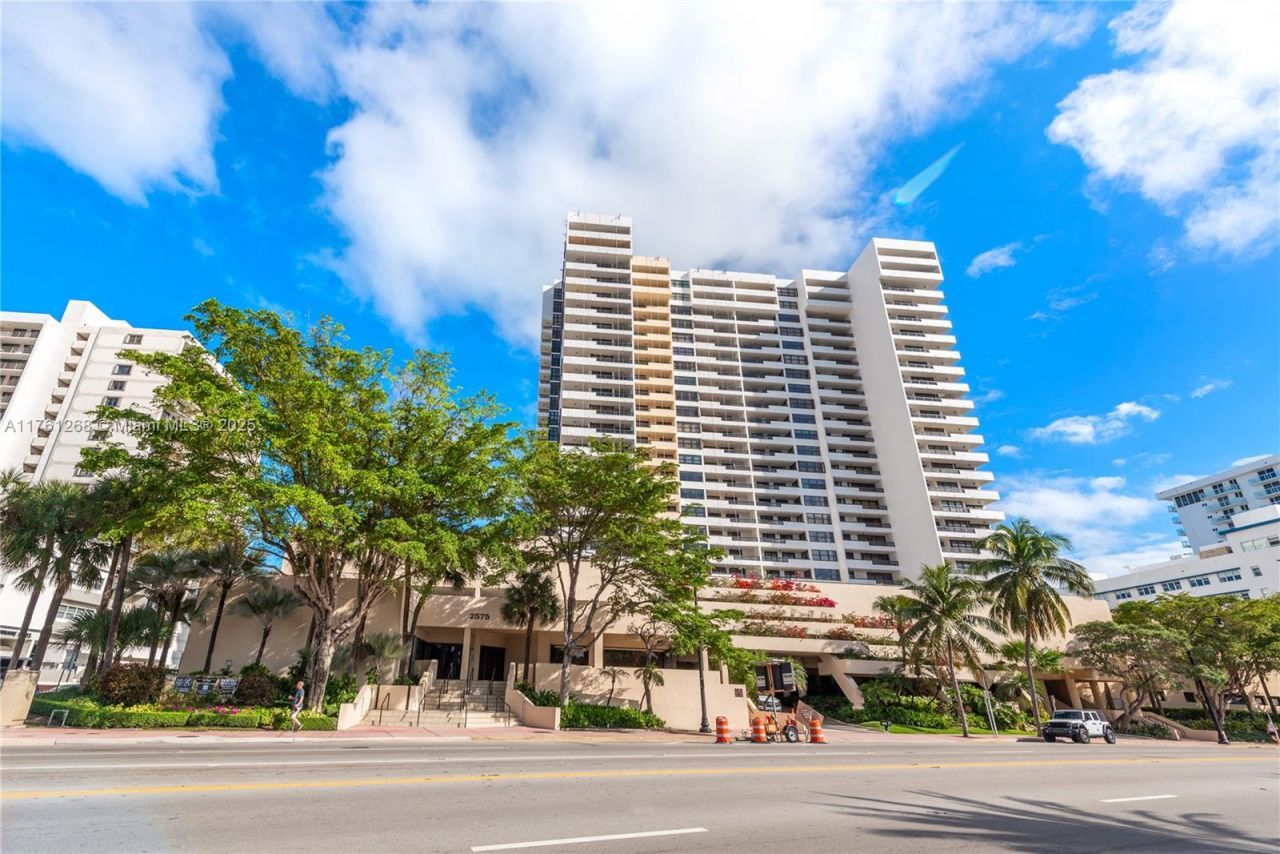 2555 Collins Ave, Unit 2104, Miami Beach, FL 33140 Photo