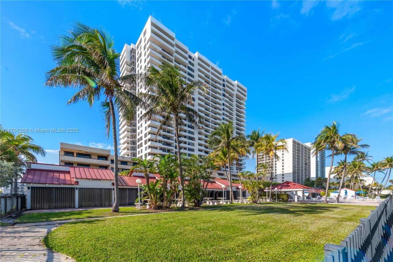 2555 Collins Ave, Unit 2104, Miami Beach, FL 33140 Photo