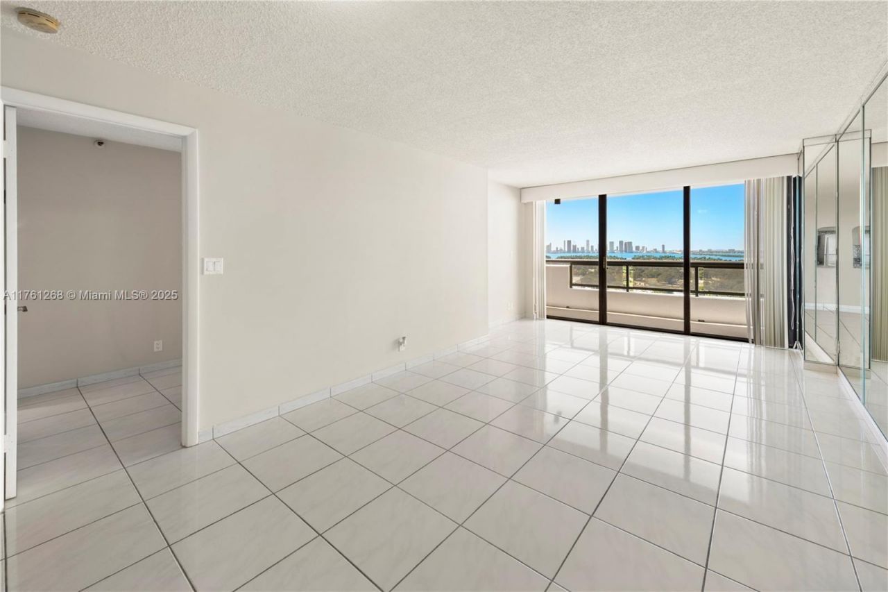 2555 Collins Ave, Unit 2104, Miami Beach, FL 33140 Photo