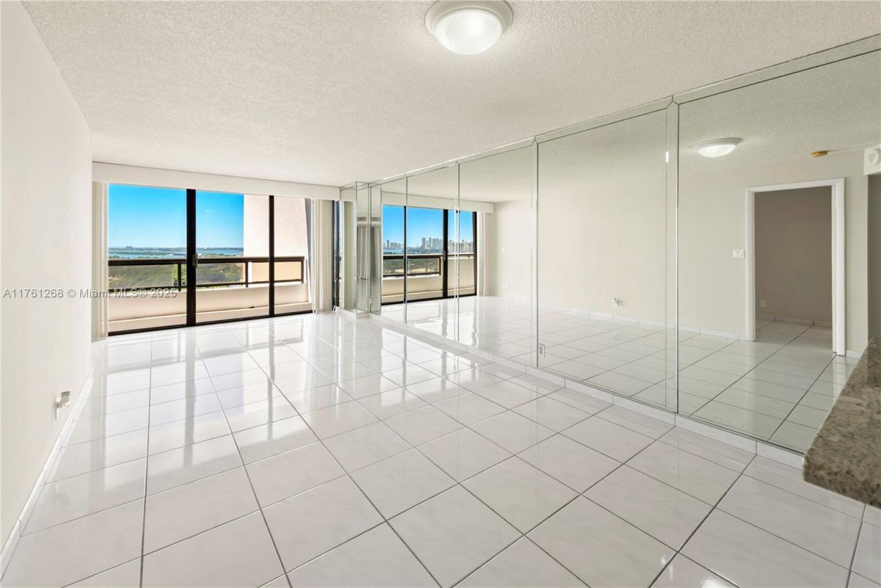 2555 Collins Ave, Unit 2104, Miami Beach, FL 33140 Photo