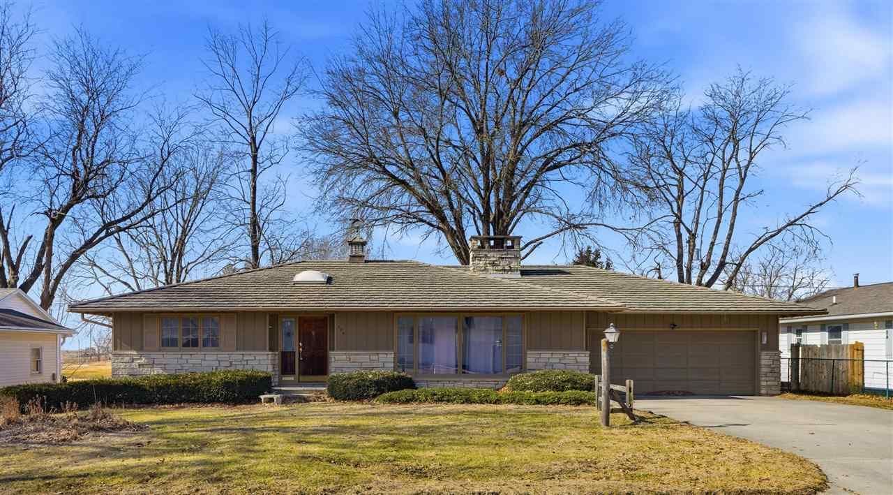 120 N West St, North English, IA 52316 Main Photo